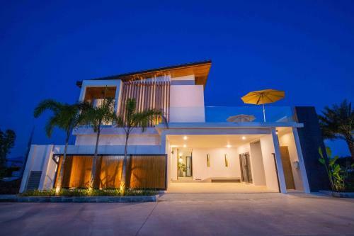 Leyna Phuket Pool Villa, Romantic Beach Getaway