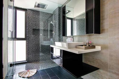 Exotic 4*twin Sands Studio Apartment