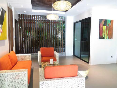 Pool Front Sexy Studio Fully Furnished Apartment