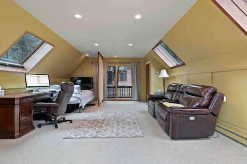 Mt. Carmel Getaway On Sleeping Giant W/ Swim Spa
