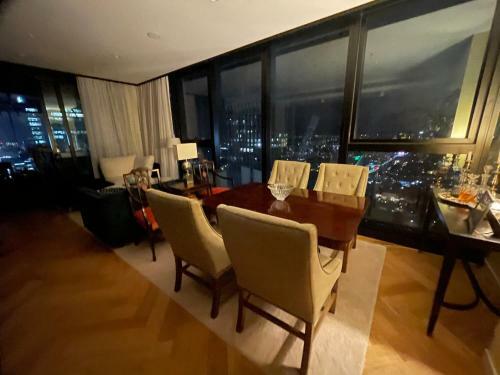 Sydney Cosmopolitan Cbd Apartment