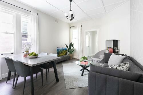 Apartamento Walk Everywhere In The City From A Historic Home