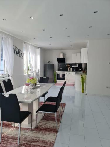 Deea Apartment