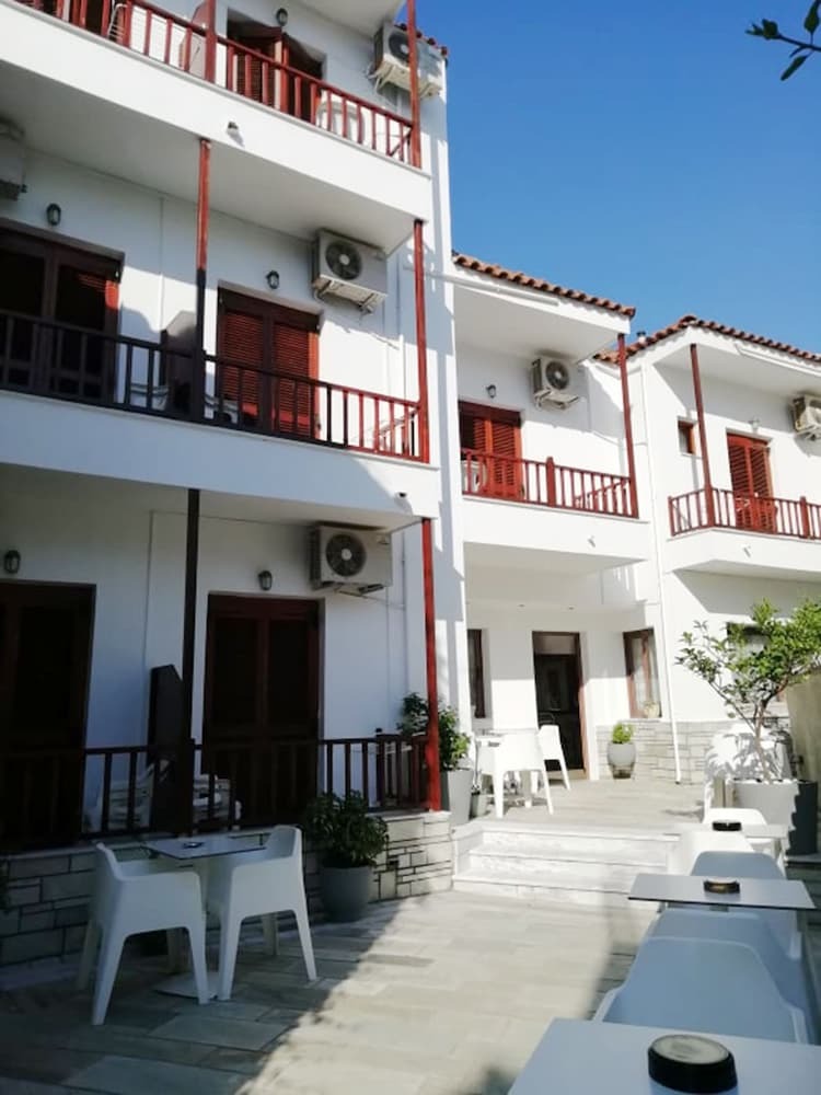 Hotel Pothos