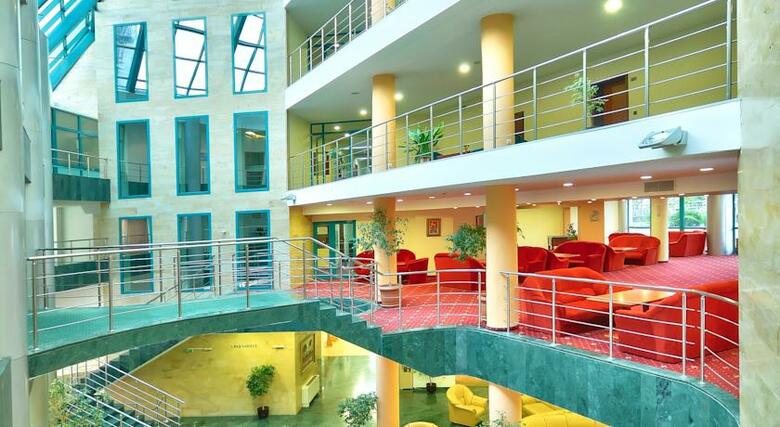 Hotel Marina Grand Beach