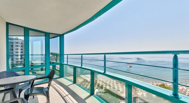 Hotel Marina Grand Beach