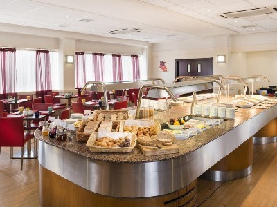 Hotel Mercure Cardiff North