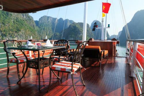 L'azalee Cruise Halong