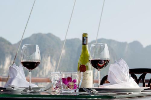 L'azalee Cruise Halong