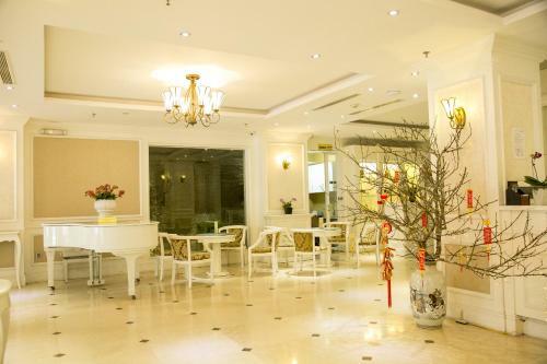City Bay Palace Hotel