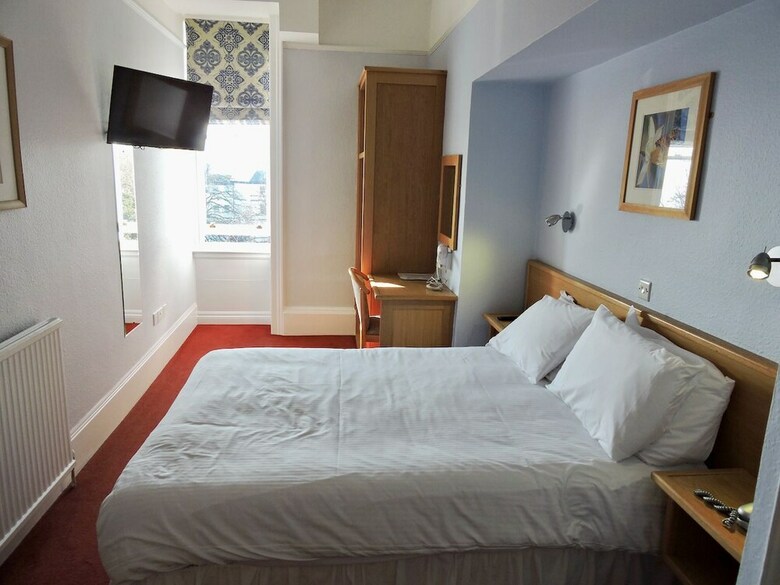Manor Hotel