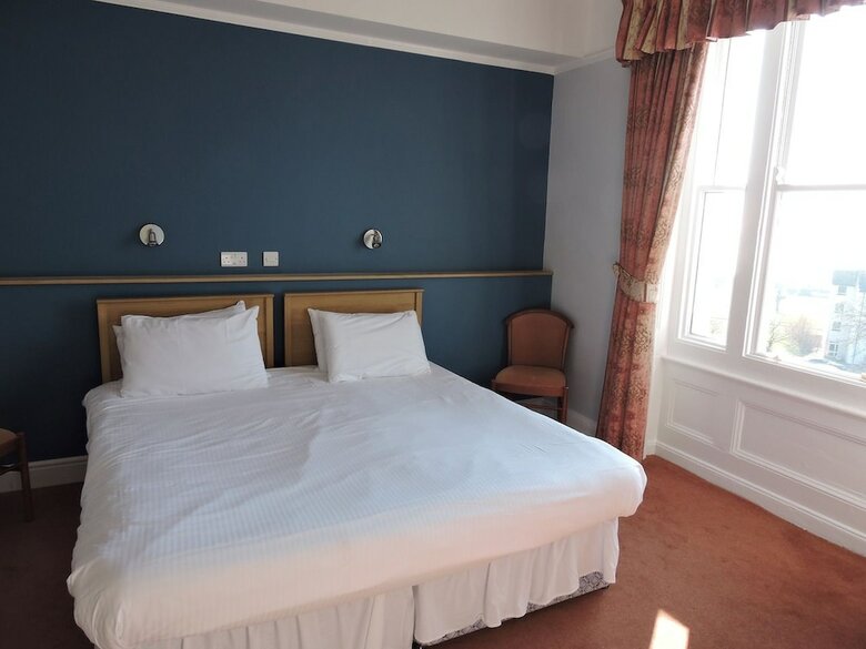 Manor Hotel