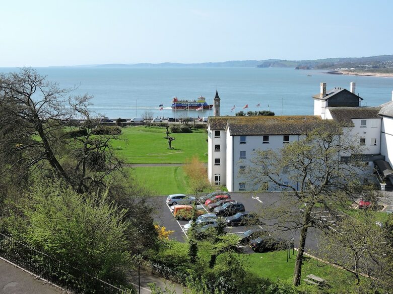 Manor Hotel