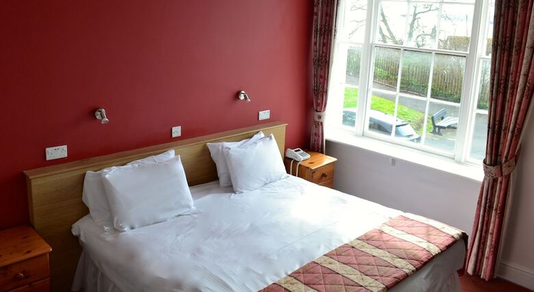 Manor Hotel