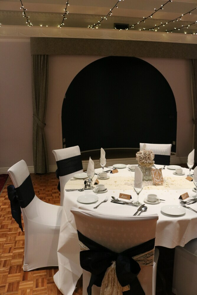 Manor Hotel