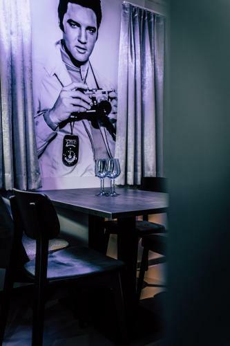 Boutique Aparthotel Old School & Rock�n Roll