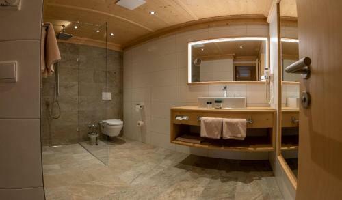 Posada Gasthof Tannen - Alm