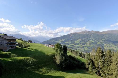 Posada Gasthof Tannen - Alm
