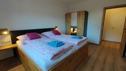 Apart H�llwarth