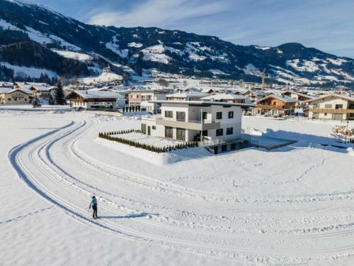 Hilltop Apartment In Uderns With Garden