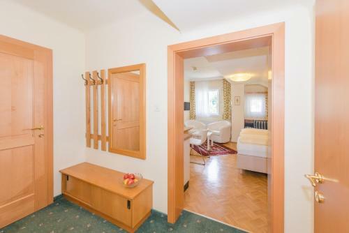 Hostal Landhaus Tritscher
