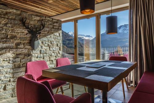 Chalets - The Peak