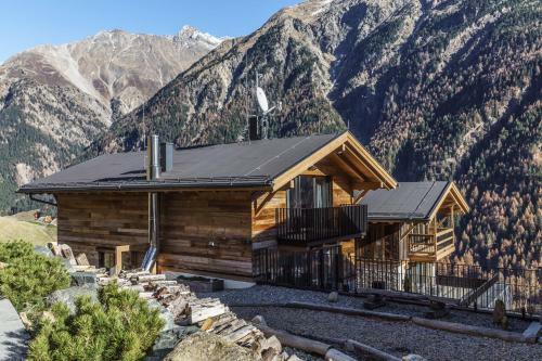 Chalets - The Peak