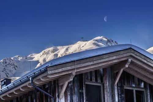 Chalets - The Peak