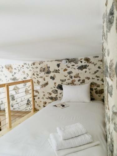 Mirthia Apartments