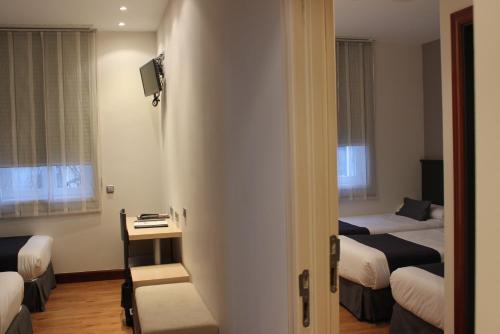 Hotel Mondragon