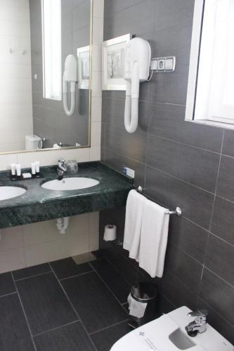 Hotel Mondragon