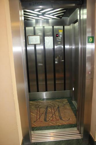 Hotel Mondragon
