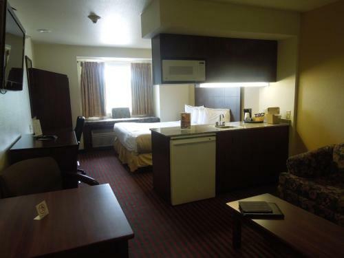 Hotel Bridgepointe Inn & Suites Toledo-perrysburg