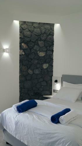 Noir Santorini