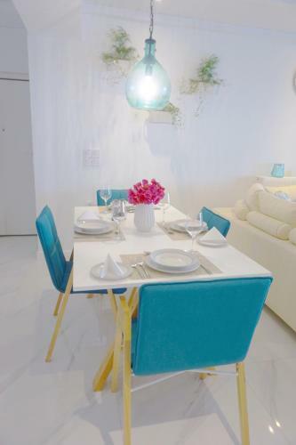 Colours Seaview Apartment
