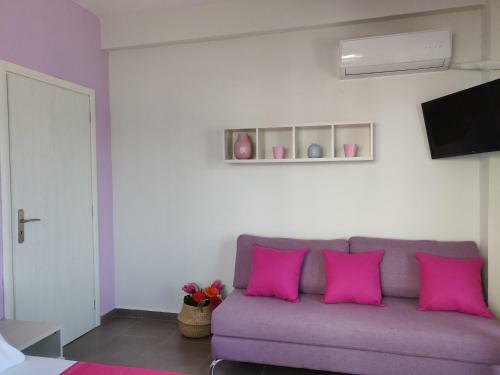 Chelona Apartments