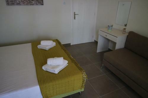 Chelona Apartments