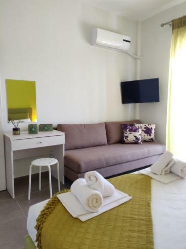 Chelona Apartments