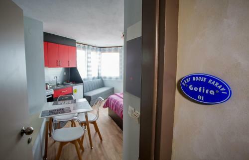 Hostal Rent House Karavi