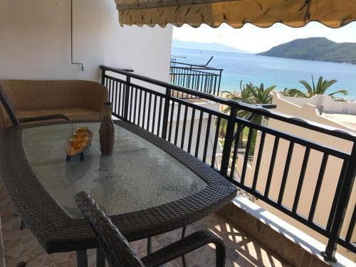 Apartamento Holiday Home Sea Front 2