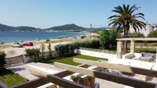 Steleni Seaside Apartments