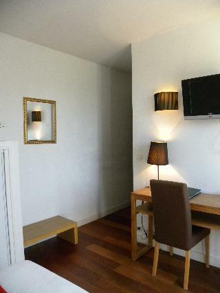 Hotel La Bastie D'urf�