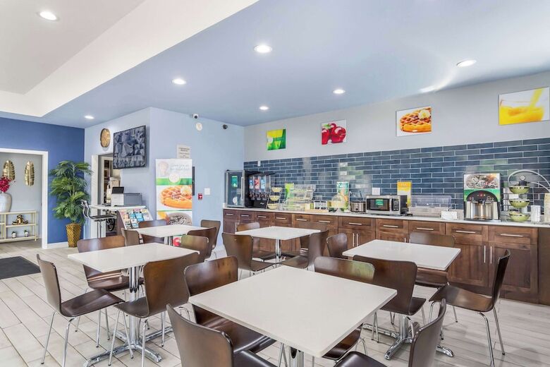 Hotel Econo Lodge Suffolk
