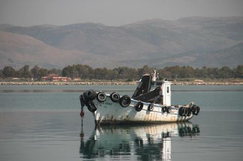 Quiet Spacious Apartment In Nafplio