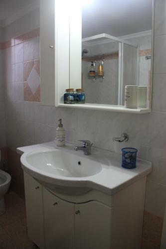 Quiet Spacious Apartment In Nafplio