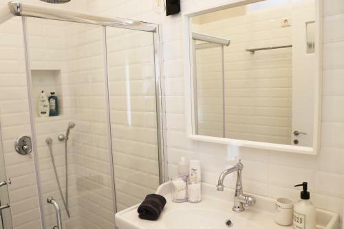 Habitat Nafplio Bnb - Design Apartment