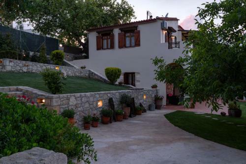 Alia Stone Villa-ideal For Families & Private Heated Pool