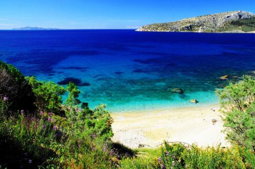 Outstanding Panoramic View, 10? Beach, 20? Airport