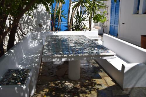 Clio's Beach House - Deluxe Beach Front Property