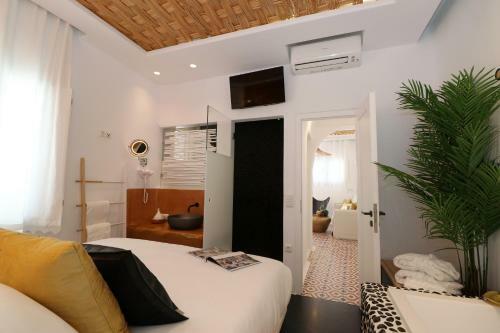 Hostal Amazeu Helios